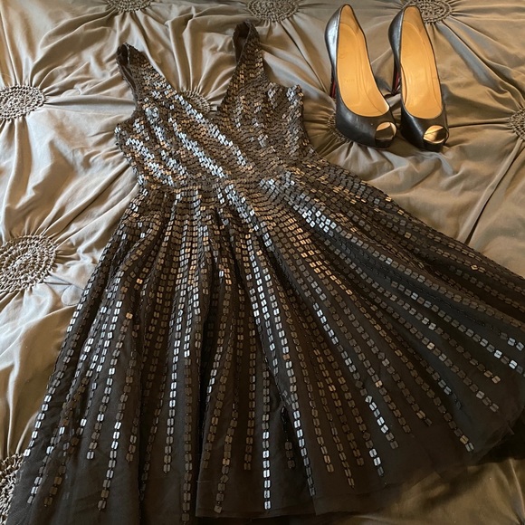 Parker Black - Cocktail Dress - Picture 4 of 4